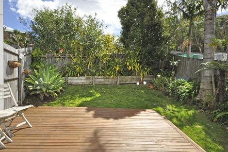 Photo of property in 2/710 East Coast Road, Milford, Auckland, 0620