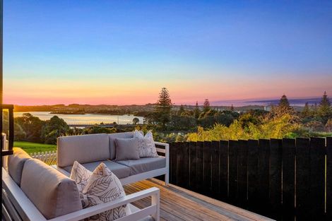 Photo of property in 45a Rosario Crescent, Red Beach, 0932