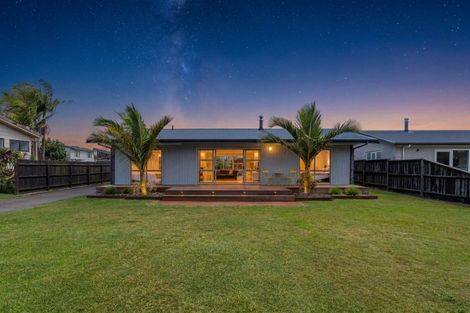Photo of property in 75 Robinson Road, Whitianga, 3510