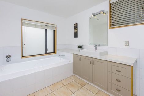 Photo of property in 22 Mount Marua Way, Timberlea, Upper Hutt, 5018