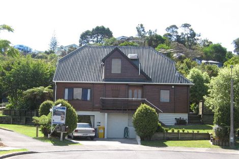 Photo of property in 10 Stitchbird Close, Murrays Bay, Auckland, 0630