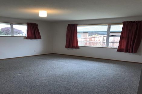 Photo of property in 5 Aberfoyle Place, Parklands, Christchurch, 8083