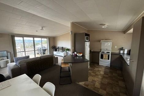 Photo of property in 121 Sunnyside Road, Sunnyvale, Auckland, 0612