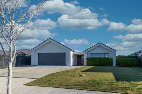 Photo of property in 17 Churchill Drive, Rangiora, 7400