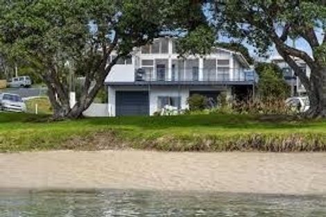 Photo of property in 11 Dalton Road, Snells Beach, 0920