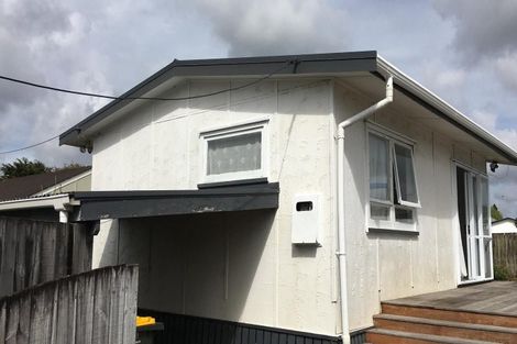 Photo of property in 18 Middlemore Crescent, Papatoetoe, Auckland, 2025