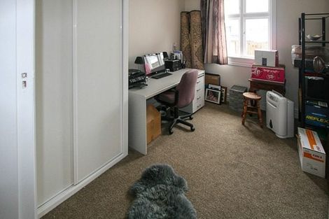 Photo of property in 2 Bracken Street, Petone, Lower Hutt, 5012