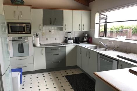 Photo of property in 12 Crampton Court, Orewa, 0931