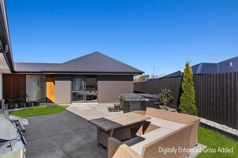 Photo of property in 15 Evelyn Crescent, Marshland, Christchurch, 8083