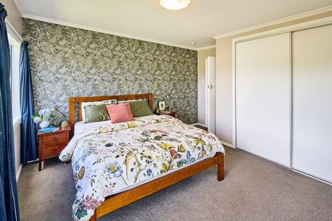 Photo of property in 35 Lincoln Avenue, Tawa, Wellington, 5028
