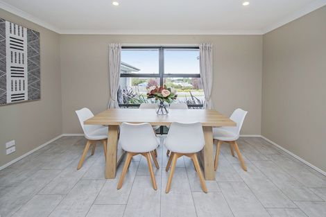 Photo of property in 16 Bellbird Place, Rolleston, 7614