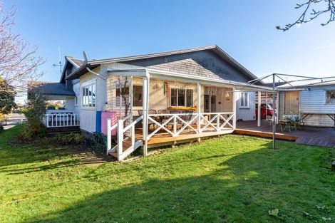 Photo of property in 16 Chamberlain Street, Dannevirke, 4930