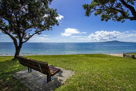 Photo of property in 28 Muritai Road, Milford, Auckland, 0620