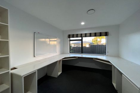 Photo of property in 37 Pukekura Place, Taradale, Napier, 4112