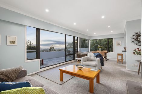 Photo of property in 1 Park Road, Titirangi, Auckland, 0604