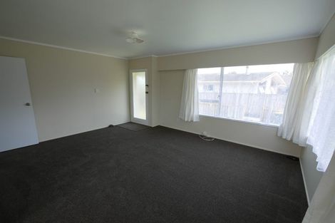 Photo of property in 1/32 Challen Close, Conifer Grove, Takanini, 2112