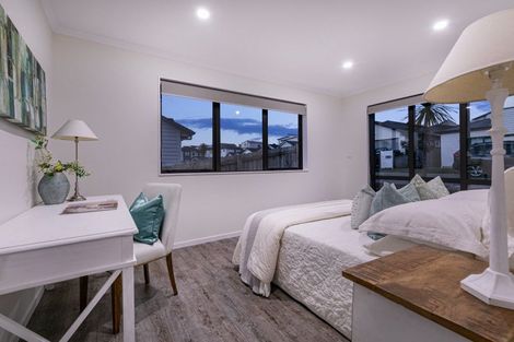 Photo of property in 5 Franheim Crescent, Orewa, 0931