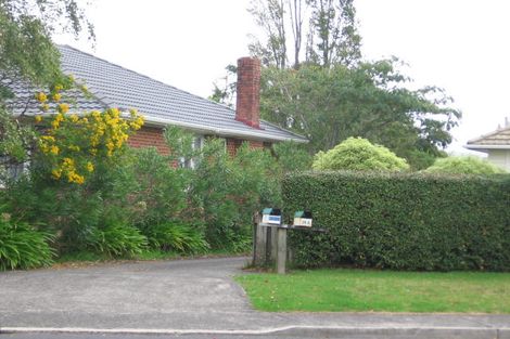 Photo of property in 25 Woodglen Road, Glen Eden, Auckland, 0602