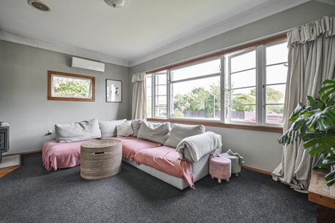 Photo of property in 98 Duchess Crescent, Mayfair, Hastings, 4122