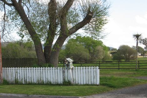 Photo of property in 16 Farnworth Avenue, Holdens Bay, Rotorua, 3010