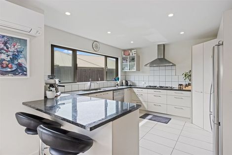 Photo of property in 5 Stoneleigh Green, Parklands, Christchurch, 8083