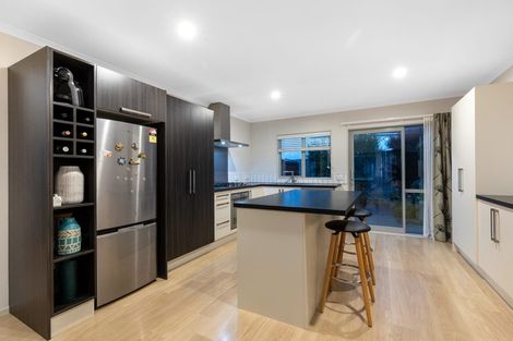 Photo of property in 6 Grace Cove, Aotea, Porirua, 5024