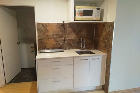 Photo of property in 21 Oaktree Avenue, Browns Bay, Auckland, 0630