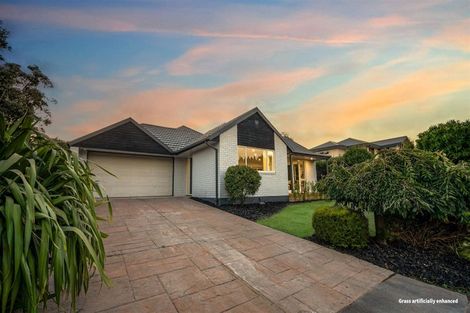 Photo of property in 4 Monterey Place, Parklands, Christchurch, 8083