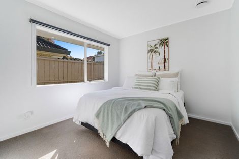 Photo of property in 2 Chale Place, Somerville, Auckland, 2014