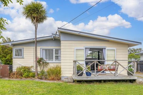 Photo of property in 19 Hardie Grove, Featherston, 5710