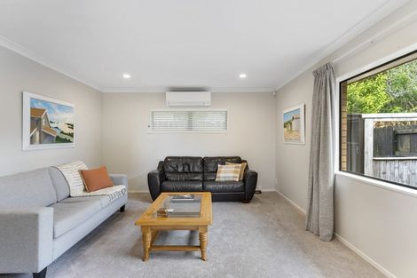 Photo of property in 2/9 Perendale Close, Somerville, Auckland, 2014