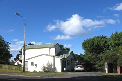 Photo of property in 1/87 Unsworth Drive, Unsworth Heights, Auckland, 0632