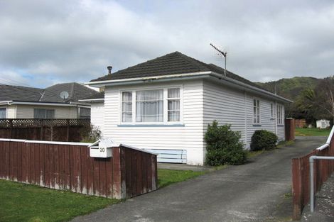 Photo of property in 20 Hinau Grove, Wainuiomata, Lower Hutt, 5014