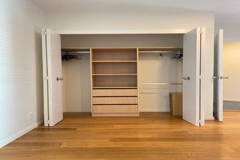 Photo of property in 8d Madeira Lane, Grafton, Auckland, 1023