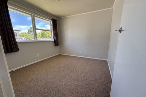 Photo of property in 40 Kingdale Road, Henderson, Auckland, 0610