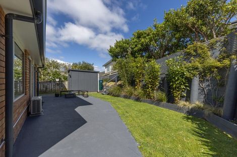 Photo of property in 8 Kaweka Close, Aotea, Porirua, 5024