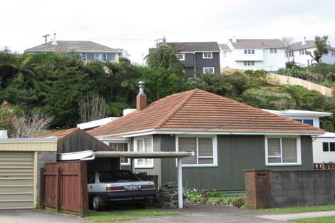 Photo of property in 35 Seaview Road, Marfell, New Plymouth, 4310