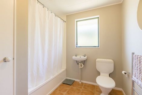 Photo of property in 44 Paetawa Road, Peka Peka, Waikanae, 5391