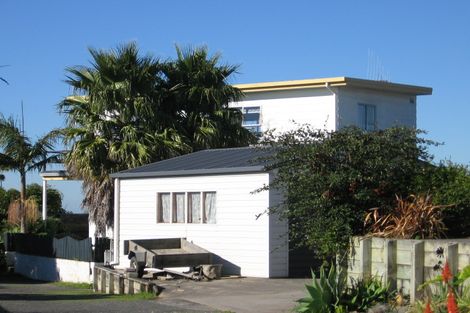 Photo of property in 10 Sykes Avenue, Hatfields Beach, Orewa, 0931