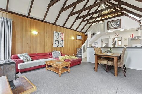 Photo of property in 43 West Lynn Road, Titirangi, Auckland, 0604