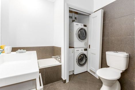 Photo of property in 44 Aurora Terrace, Kelburn, Wellington, 6012