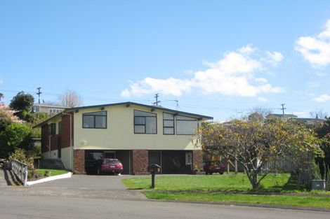 Photo of property in 10 Handley Place, Glen Avon, New Plymouth, 4312