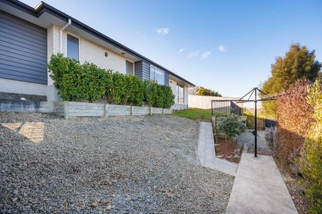 Photo of property in 18b Galea Grove, Kelvin Grove, Palmerston North, 4414