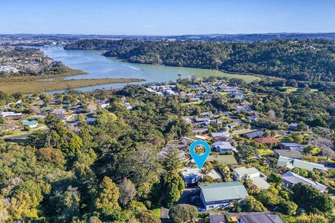 Photo of property in 2/9 Pemberton Avenue, Bayview, Auckland, 0629