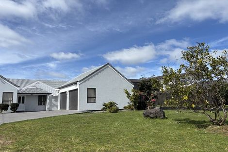 Photo of property in 96 Carnoustie Drive, Wattle Downs, Auckland, 2103
