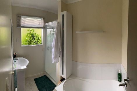 Photo of property in 4 Abbey Way, Whitby, Porirua, 5024