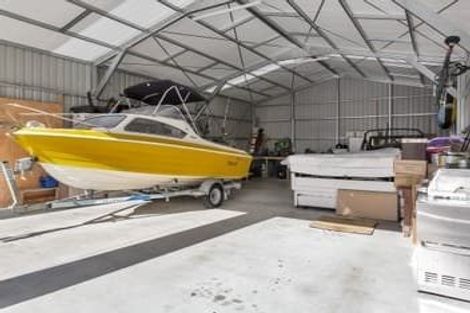 Photo of property in 13 Karoro Road, One Tree Point, 0118