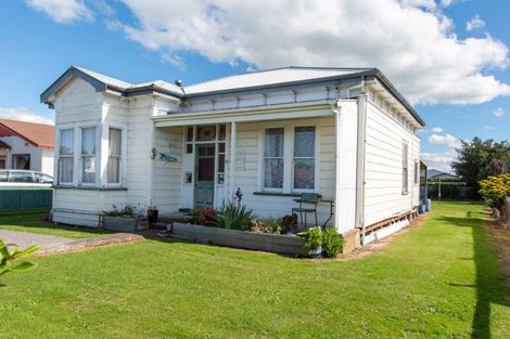 Photo of property in 70 Allardice Street, Dannevirke, 4930