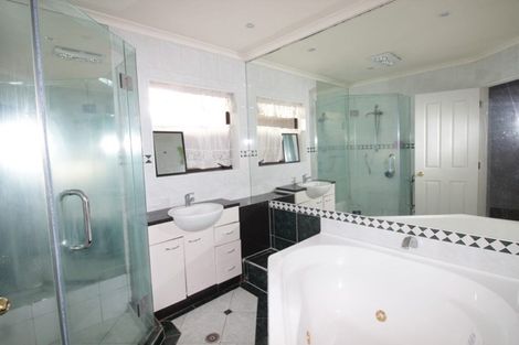 Photo of property in 1 Beragh Place, East Tamaki, Auckland, 2016