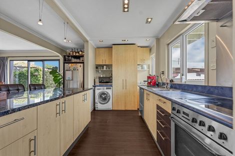 Photo of property in 3/28 Bramley Drive, Farm Cove, Auckland, 2012
